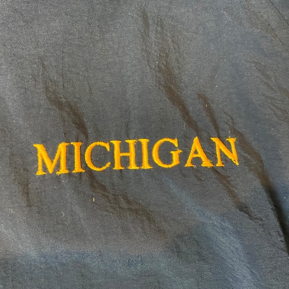 Vintage University of Michigan pullover nylon windbreaker - Picture 14 of 16